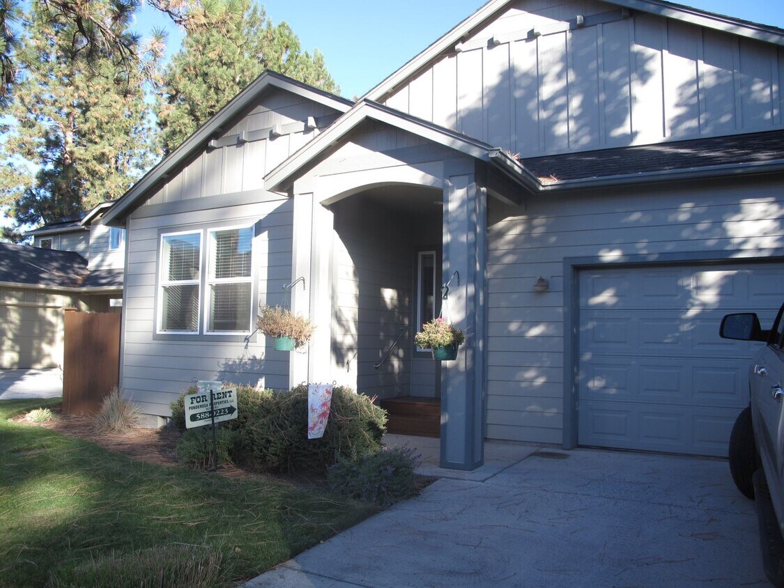 1640 W Carson Ave, Sisters, OR 97759 House Rental in Sisters, OR