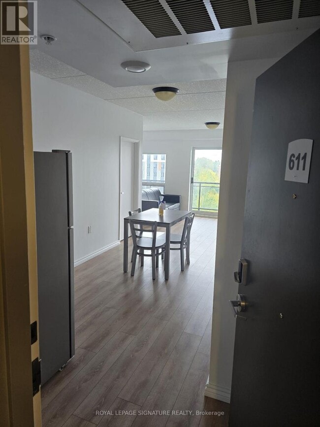 Photo du bâtiment - 275-G275 Larch St