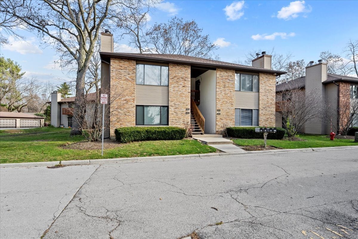 311 S Harrison St Unit 311, Geneva, IL 60134 Condo for Rent in Geneva, IL