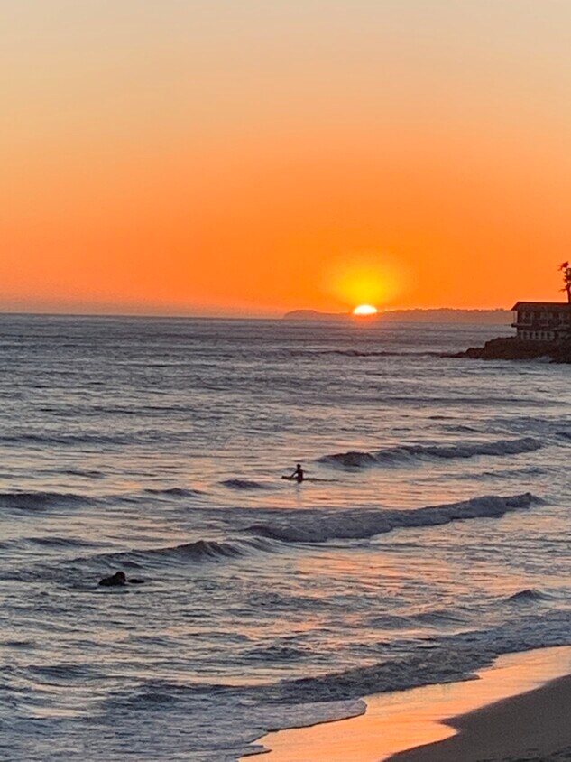 Beach to the West towards Duke’s Restaurant - 20852 Pacific Coast Hwy