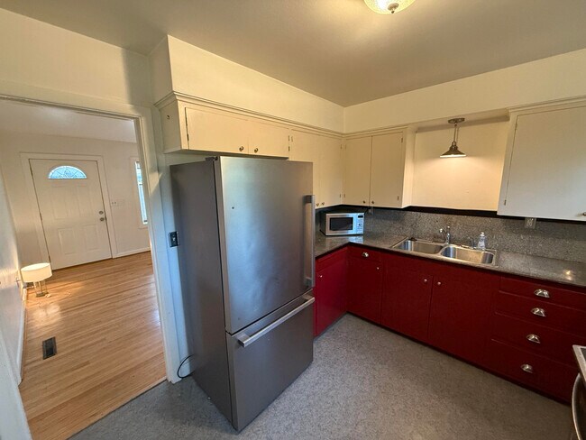 Kitchen - 2726 SE 60th Ave
