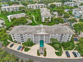 Building Photo - 3650 Whitehall Dr