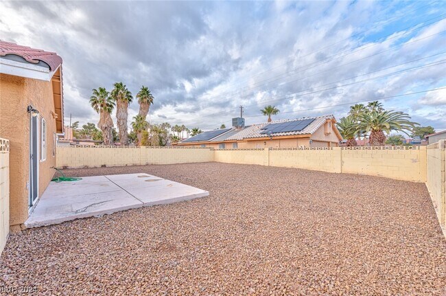 Building Photo - 4134 Luanda Ave