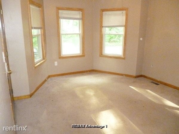 Building Photo - 1 br, 1 bath Townhome - 277 James St