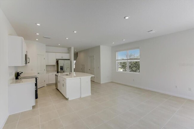 Building Photo - 8449 Lunar Skye St