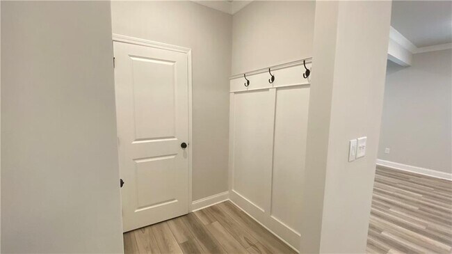 Foto del edificio - 4432 Silver Oak Dr
