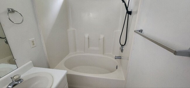 Foto del edificio - 411 Landing Pl Dr