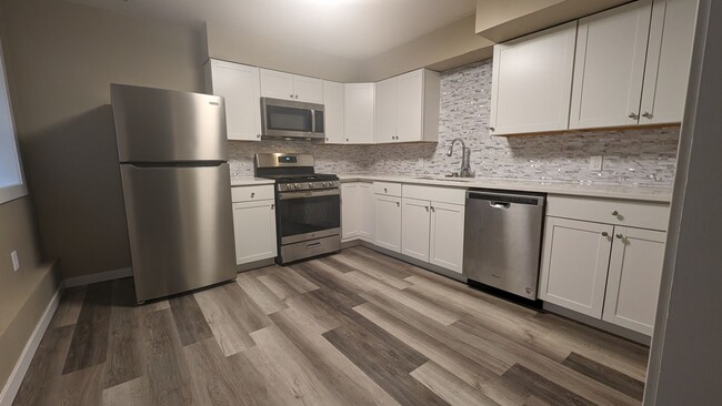 Foto del edificio - 10150 N Riverview Dr