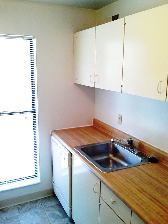 Village Park Apartments Apartments Creve Coeur, MO