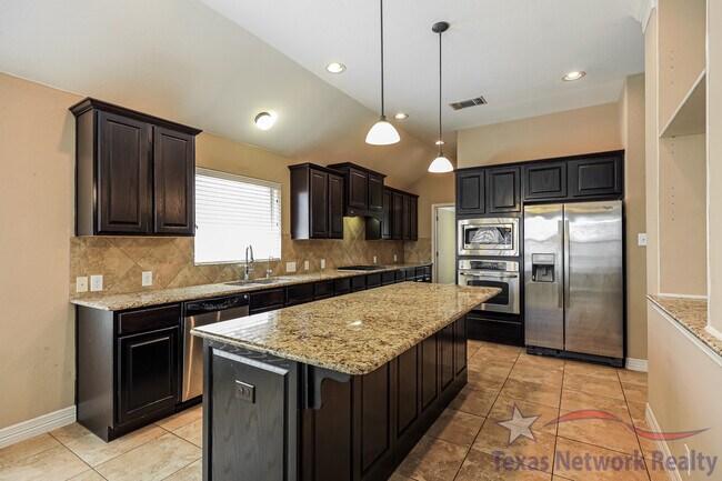 Foto del edificio - 2431 Tremonto