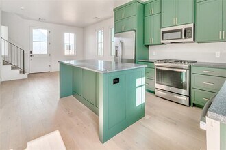 Building Photo - 1056 Hangar Dr