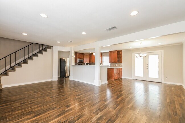 Foto del edificio - 2325 Woodhollow Ave