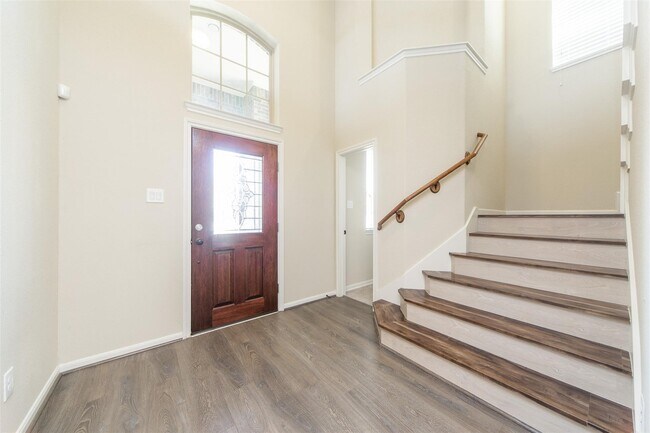 Foto del edificio - 24931 Blue Mountain Park Ln