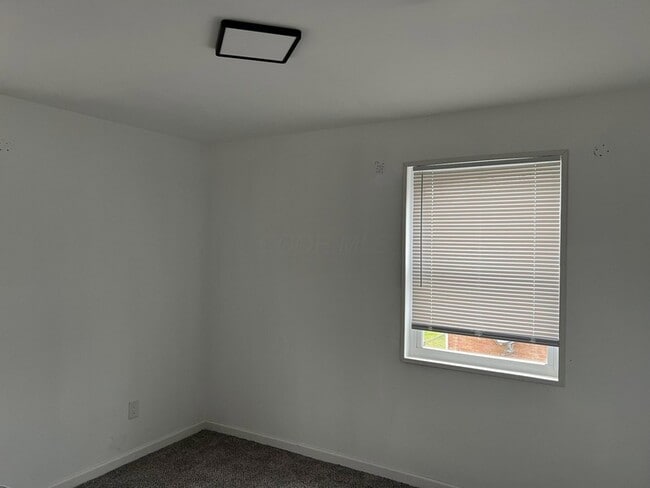 Building Photo - 50 N Hampton Rd