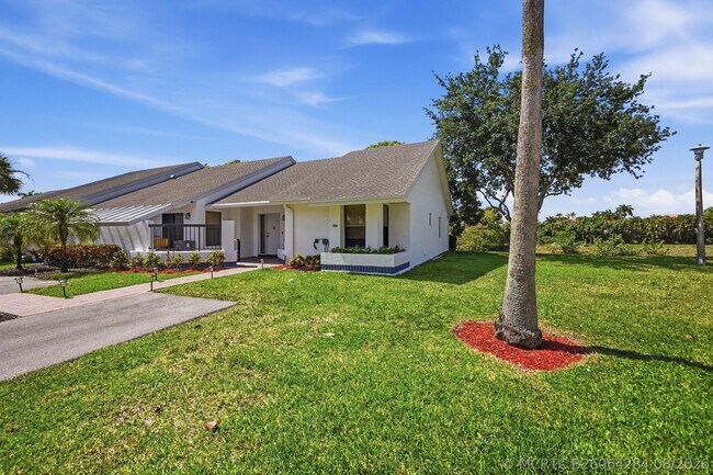 Building Photo - 10775 Waterberry Dr