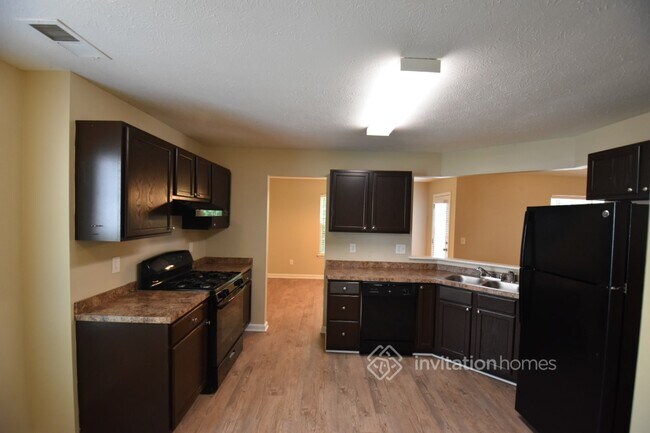 Building Photo - 2676 Lake Park Bend