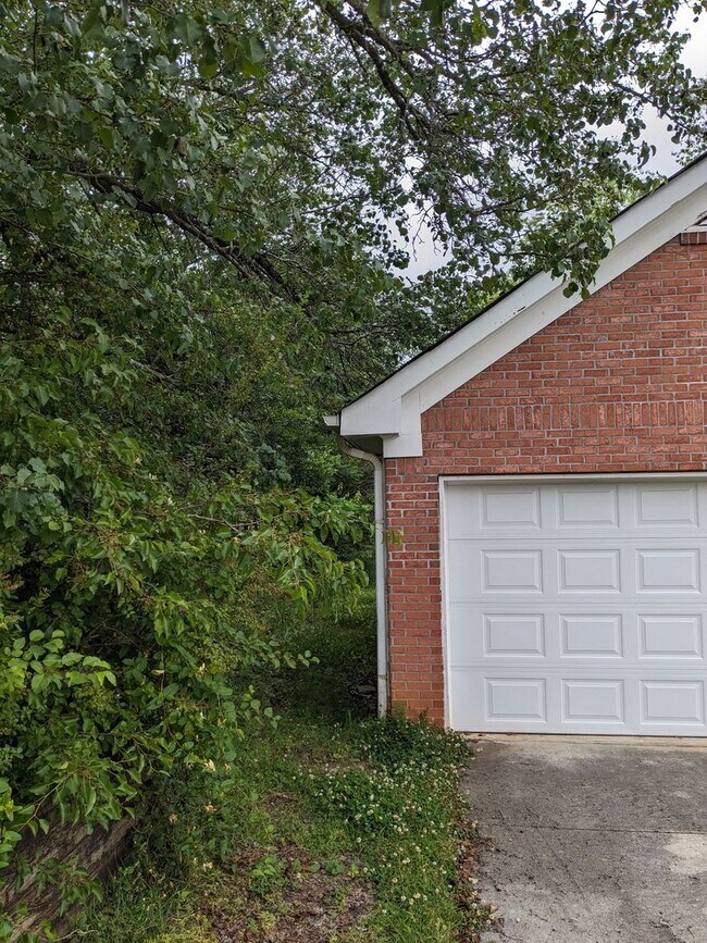Building Photo - 1780 Riverchase Cir NE