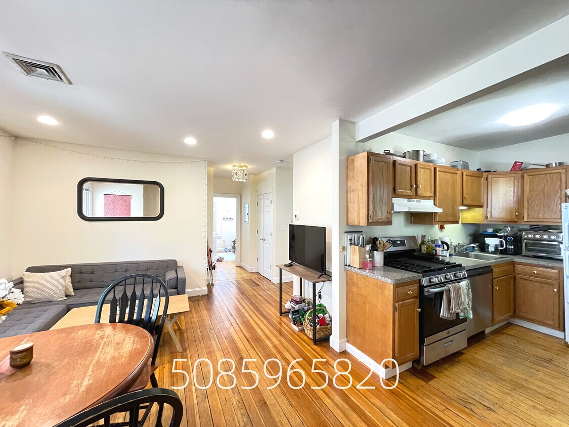 Primary Photo - 124 Browne St