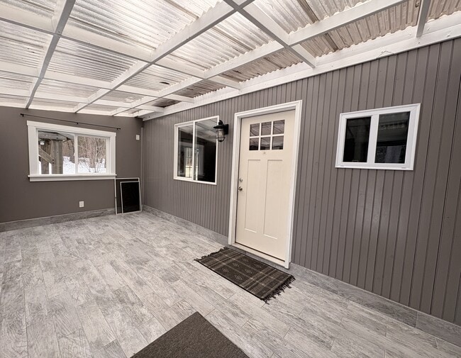 Building Photo - 104 Cottage Rd