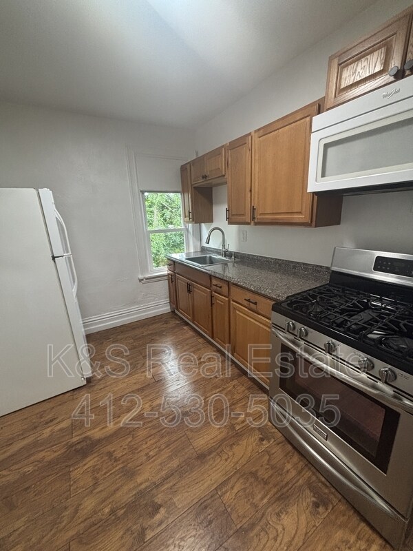 Foto del edificio - 5227 Clarwin Ave