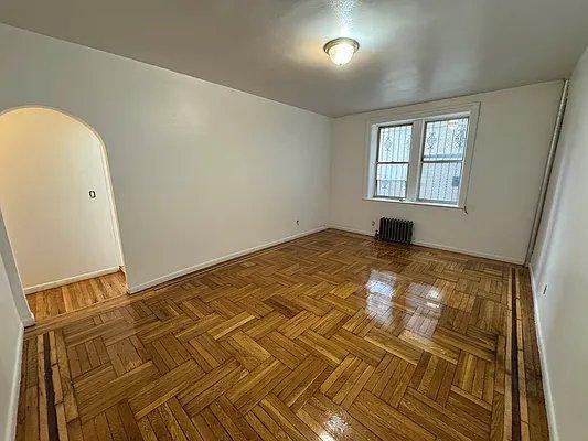 Foto del edificio - 1 bedroom in BRONX NY 10452