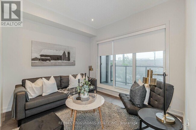 Photo du bâtiment - 555 William Graham Dr