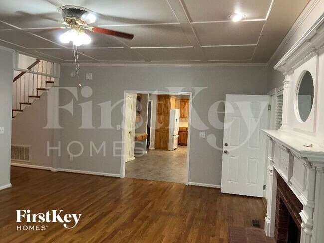 Foto del edificio - 6201 Windsor Ln