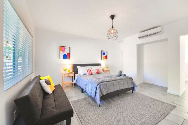 Foto del edificio - 515 NE 82nd St