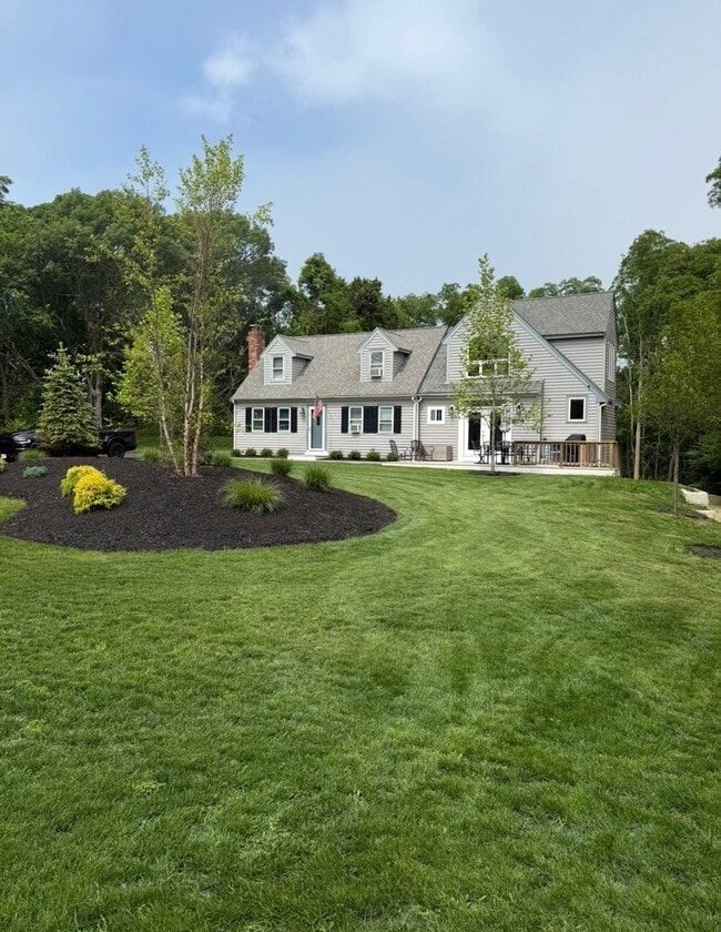 Building Photo - 77 Lakewood Dr