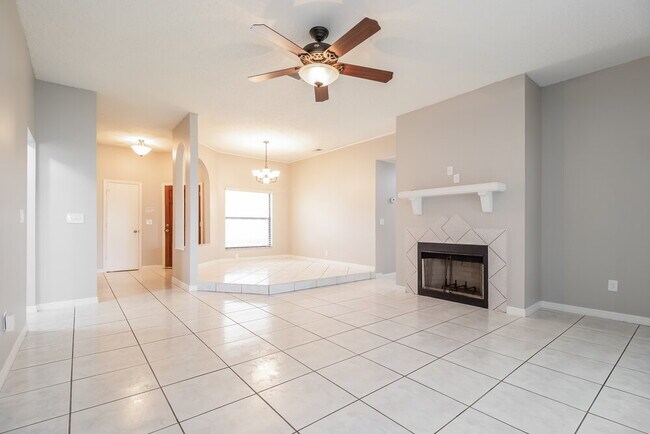 Foto del edificio - 818 Tomlinson Terrace