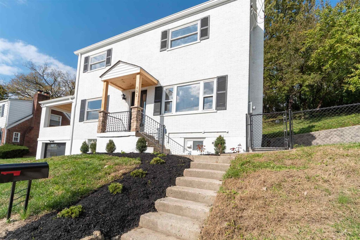 Primary Photo - 131 Chesapeake Ave