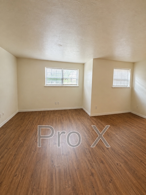 Building Photo - 1807 Grand