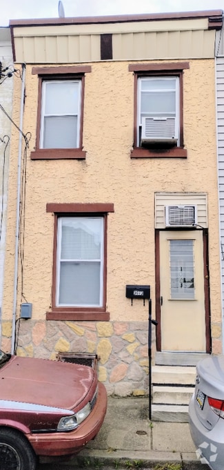 Building Photo - 3073 Weikel St
