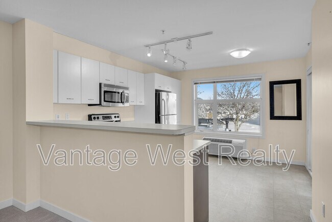 Photo du bâtiment - 533-533 Yates Rd
