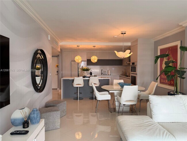 Foto del edificio - 19390 Collins Ave