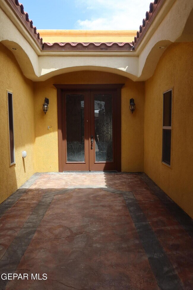 Building Photo - 14029 Rainbow Point Dr