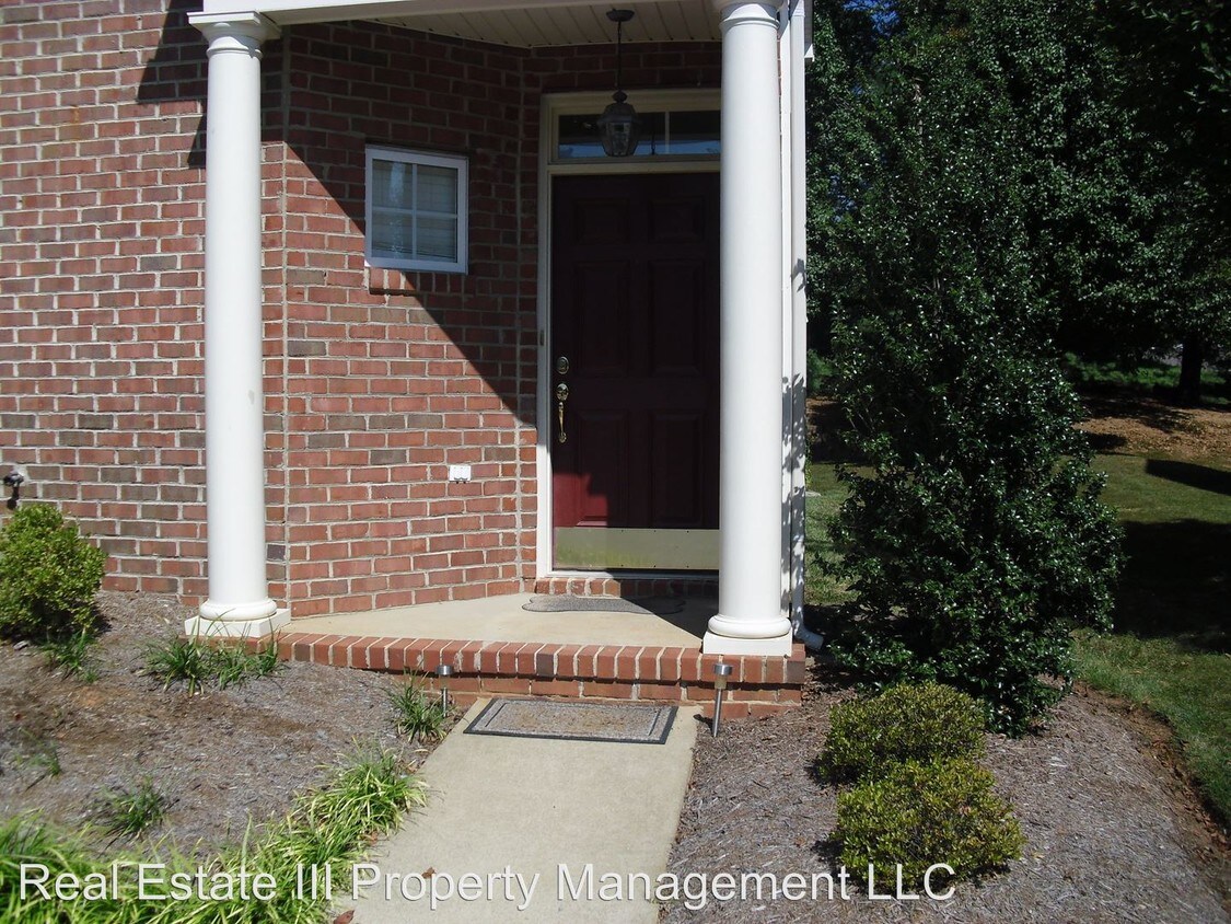 Primary Photo - 1066 Somer Chase Ct