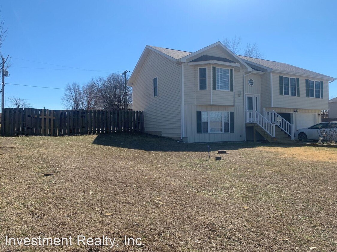 4 br, 3 bath House 21750 Rudolph Rd. House Rental in Waynesville