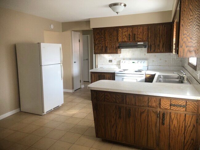 Building Photo - 6330 W 65th St