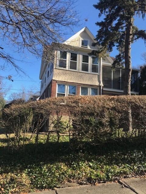 Primary Photo - 4 Harrington St