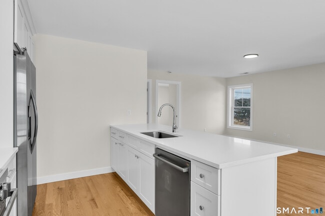 Building Photo - 31 Drive Way