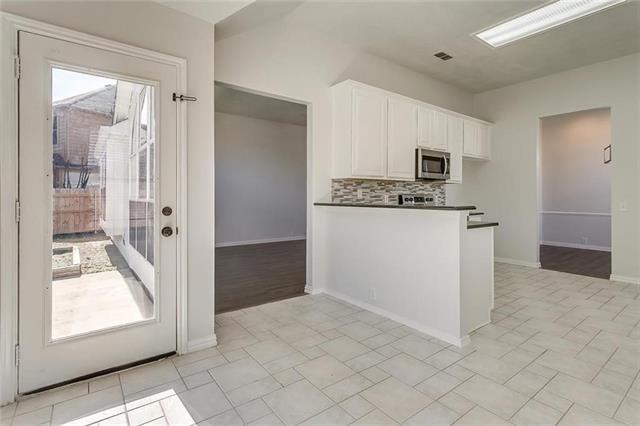 Building Photo - 2701 Briarcrest Dr