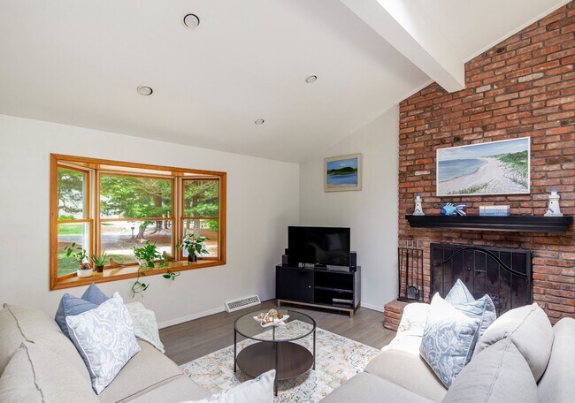 Building Photo - 6 Gunpowder Ln
