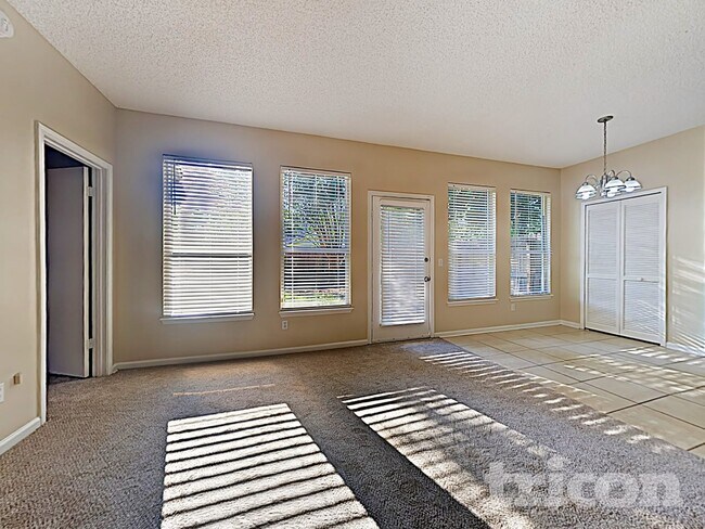 Building Photo - 3840 Tallcott Dr
