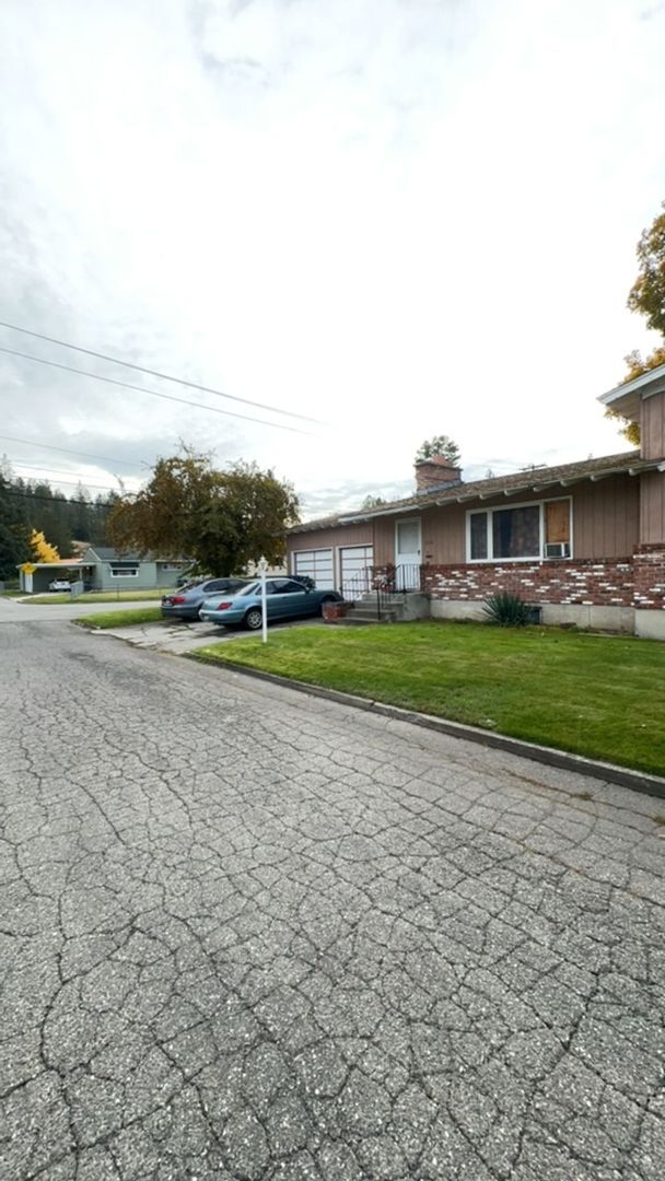 Building Photo - 1516-1518 E Maple Ave