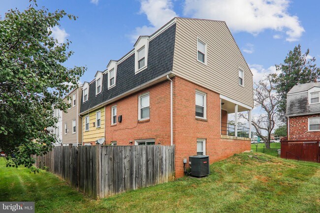 Foto del edificio - 81 Watkins Park Dr