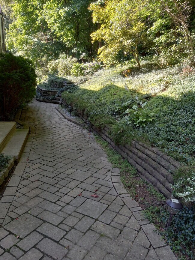 Building Photo - 5 Lake Blvd