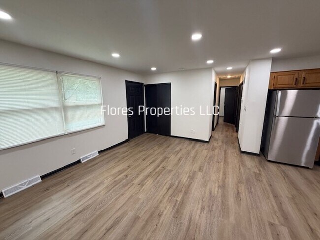 Foto del edificio - 6406 Fairacrest Rd