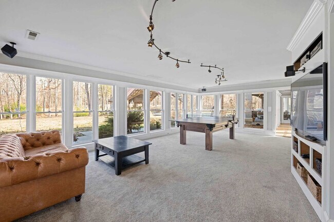 Foto del edificio - 171 Greendale Ln
