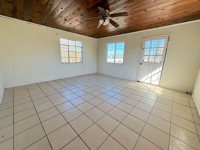 Foto del edificio - 8506 Winchester Rd